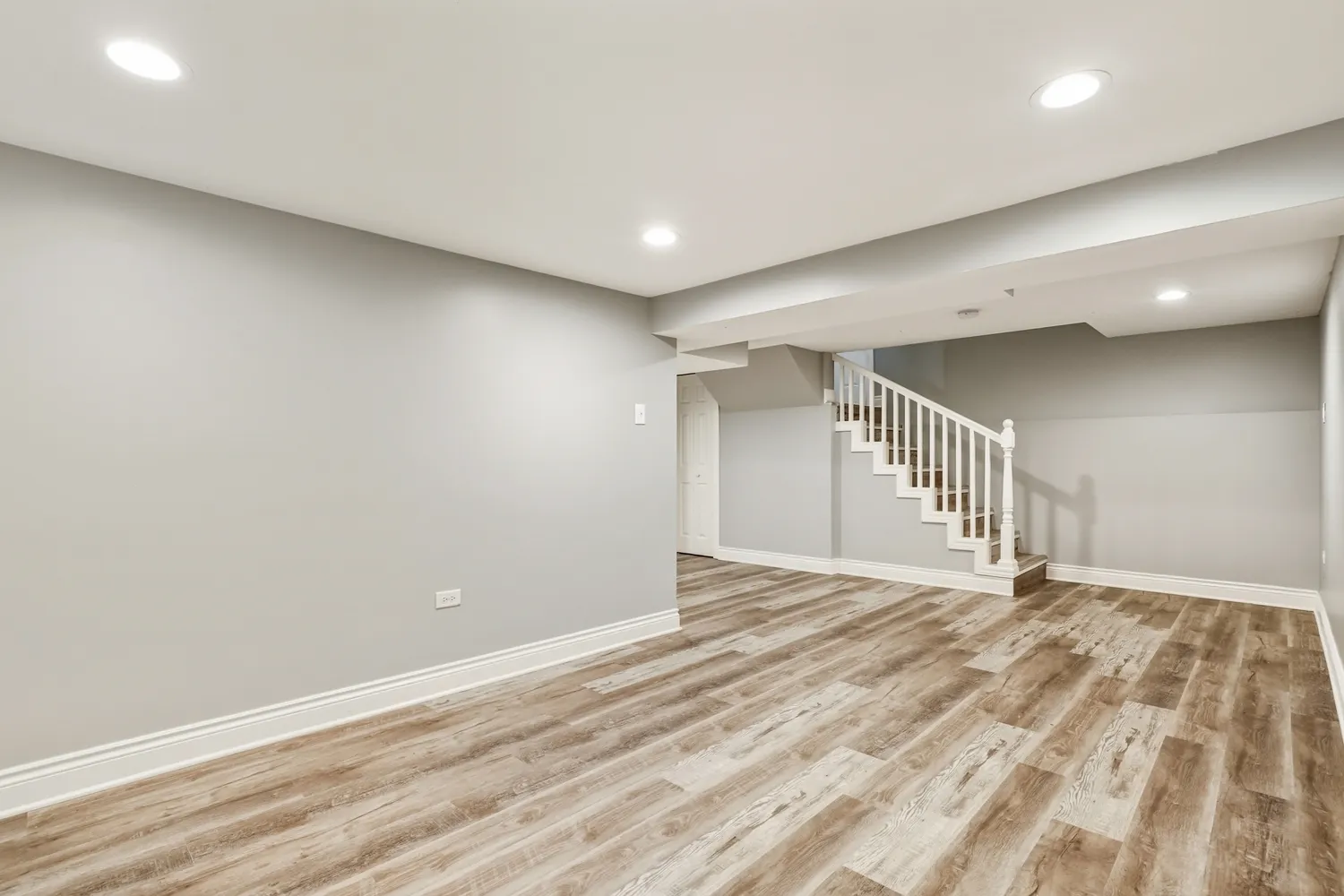 14643 La Salle Street IL