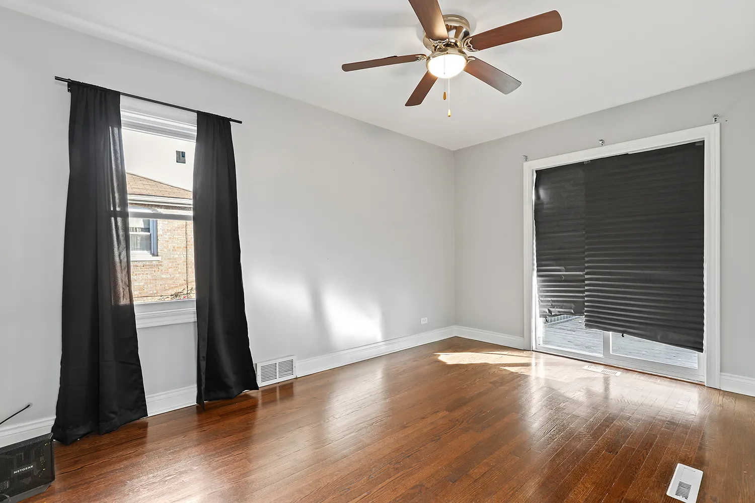 14643 La Salle Street IL