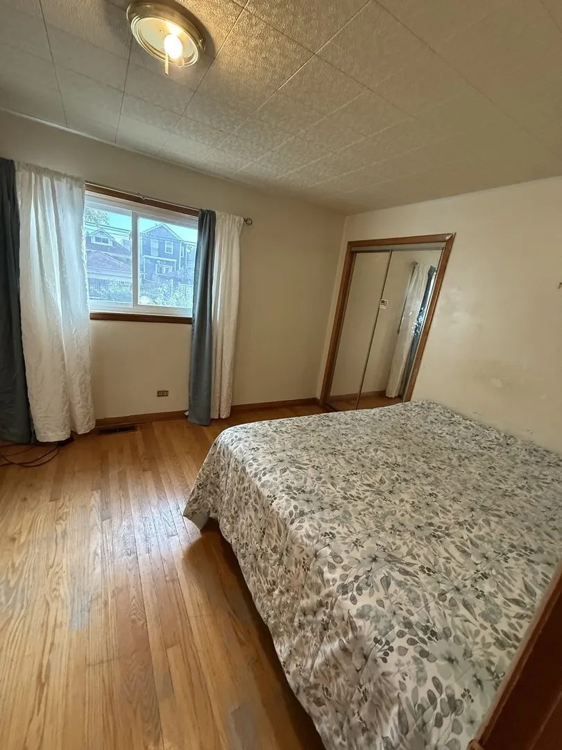 3415 N Kenton Avenue IL