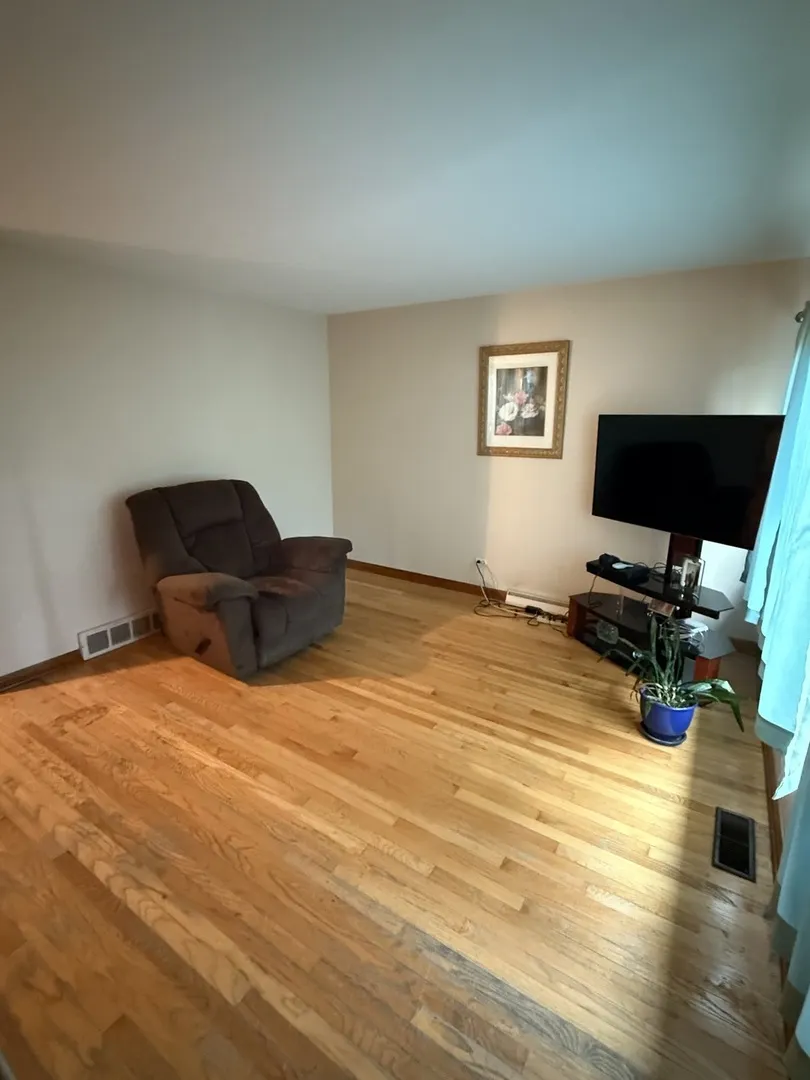 3415 N Kenton Avenue IL