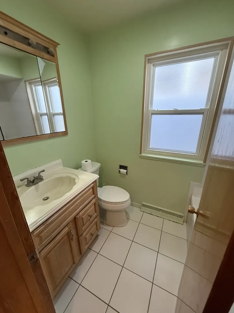 3415 N Kenton Avenue IL