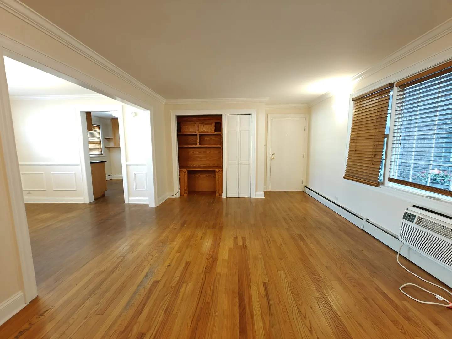 7555 N Oakley Avenue 1A IL