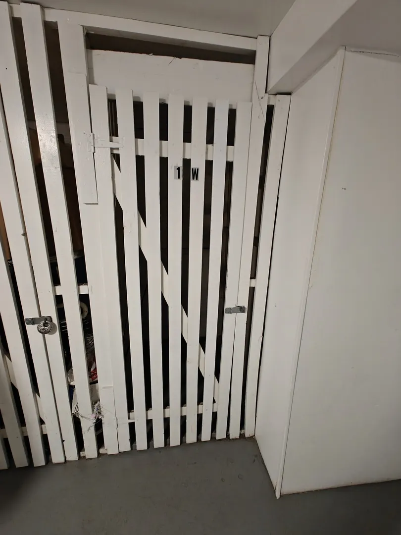 7555 N Oakley Avenue 1A IL