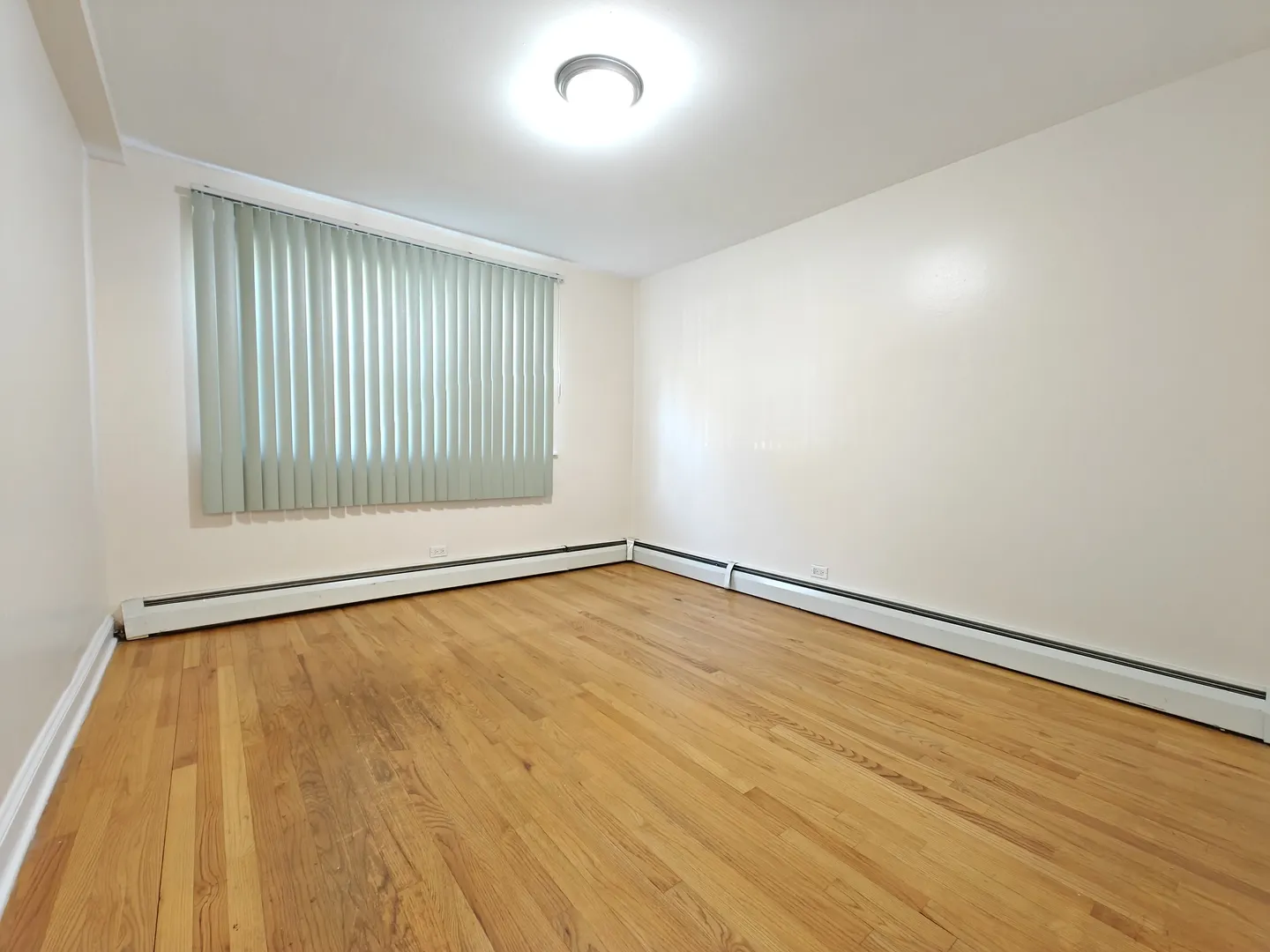 7555 N Oakley Avenue 1A IL