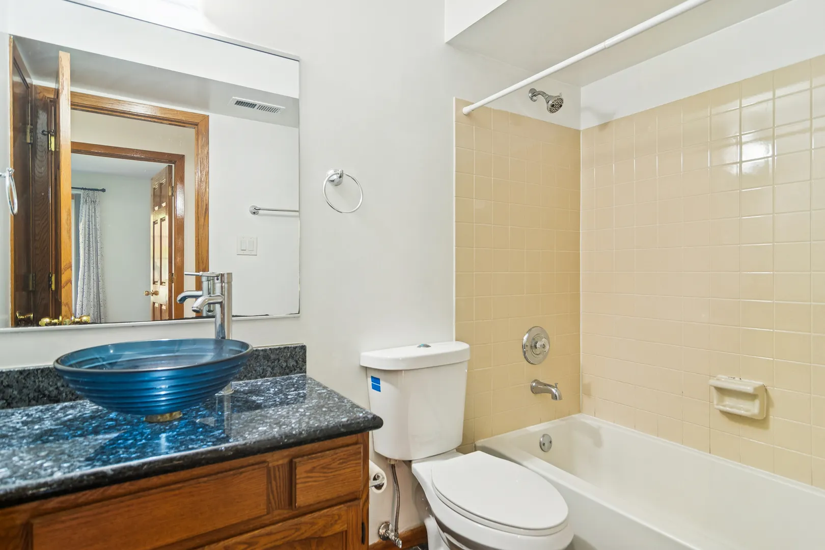 1316 E Evergreen Drive 7 IL