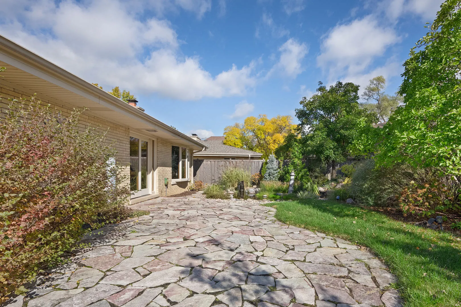 5305 Howard Avenue IL