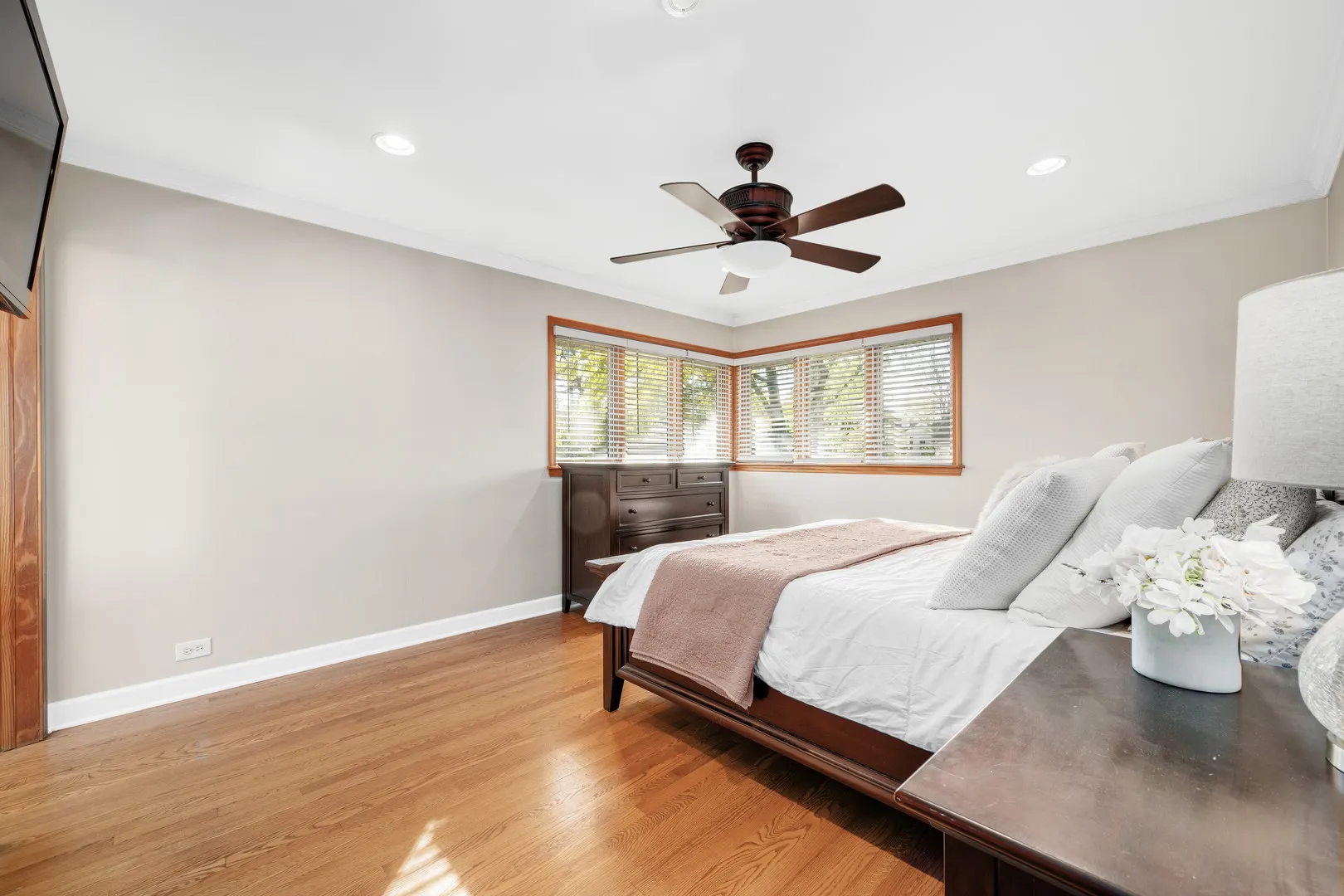 5305 Howard Avenue IL