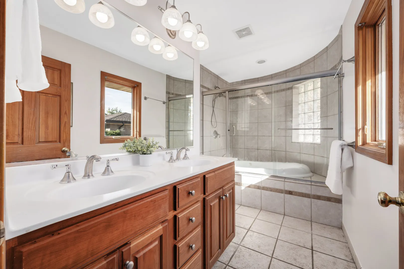 5305 Howard Avenue IL