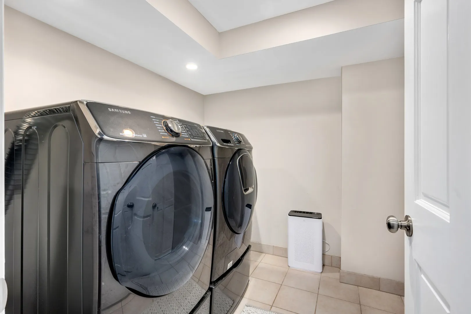 5305 Howard Avenue IL