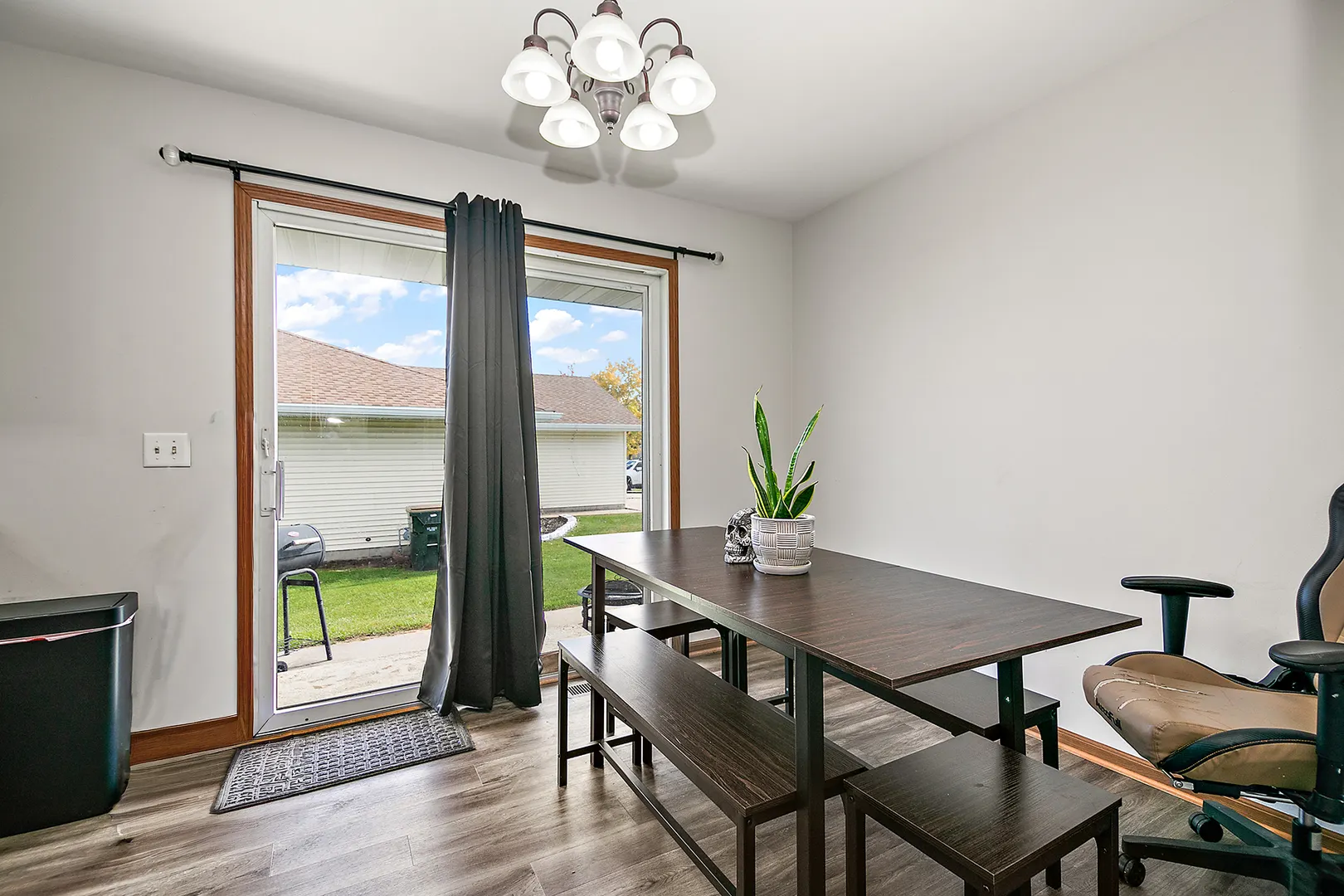 315 N School Street IL