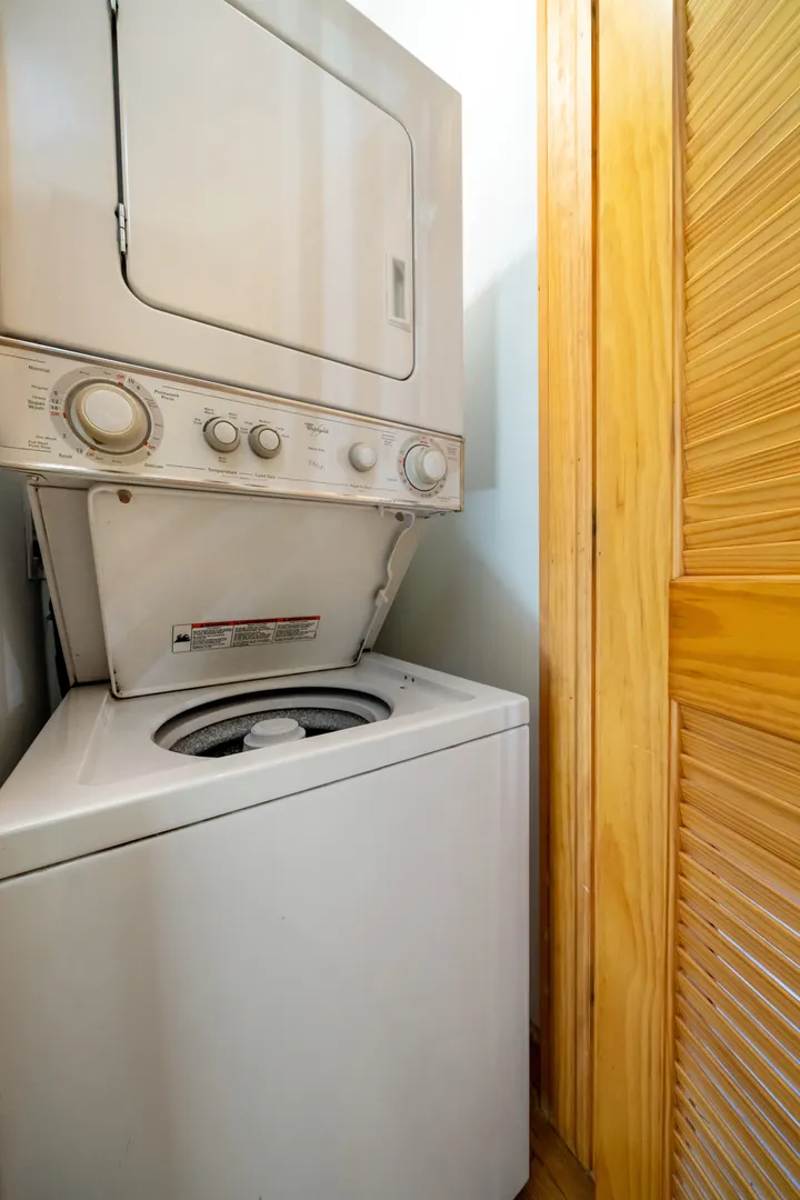 1225 W Greenleaf Avenue 3W IL