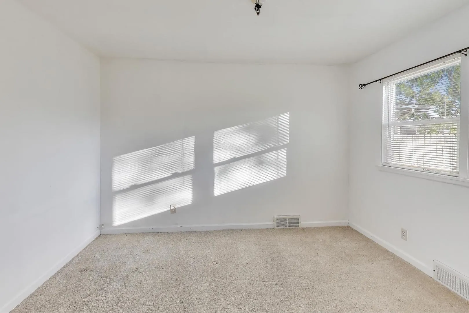 2524 Gilboa Avenue IL