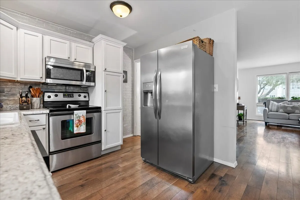 2210 E Lincoln Street IL