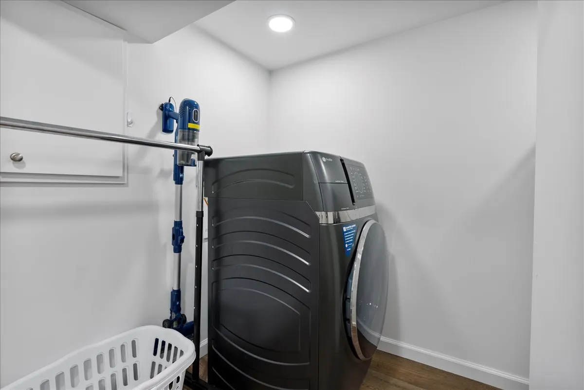 2210 E Lincoln Street IL