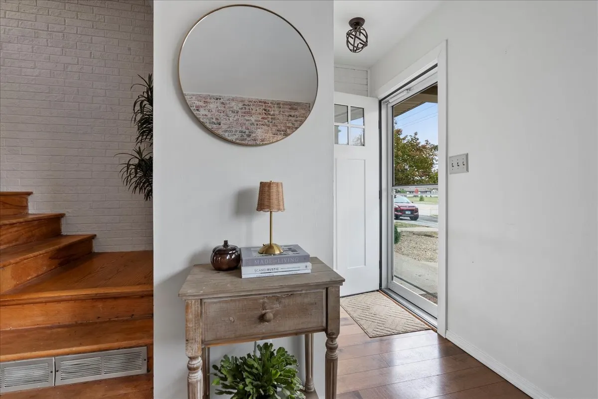 2210 E Lincoln Street IL