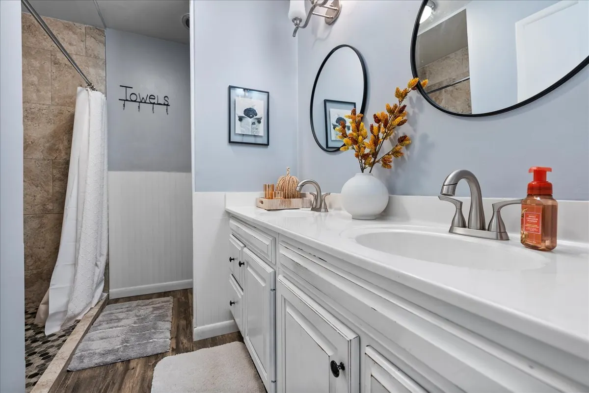 2210 E Lincoln Street IL