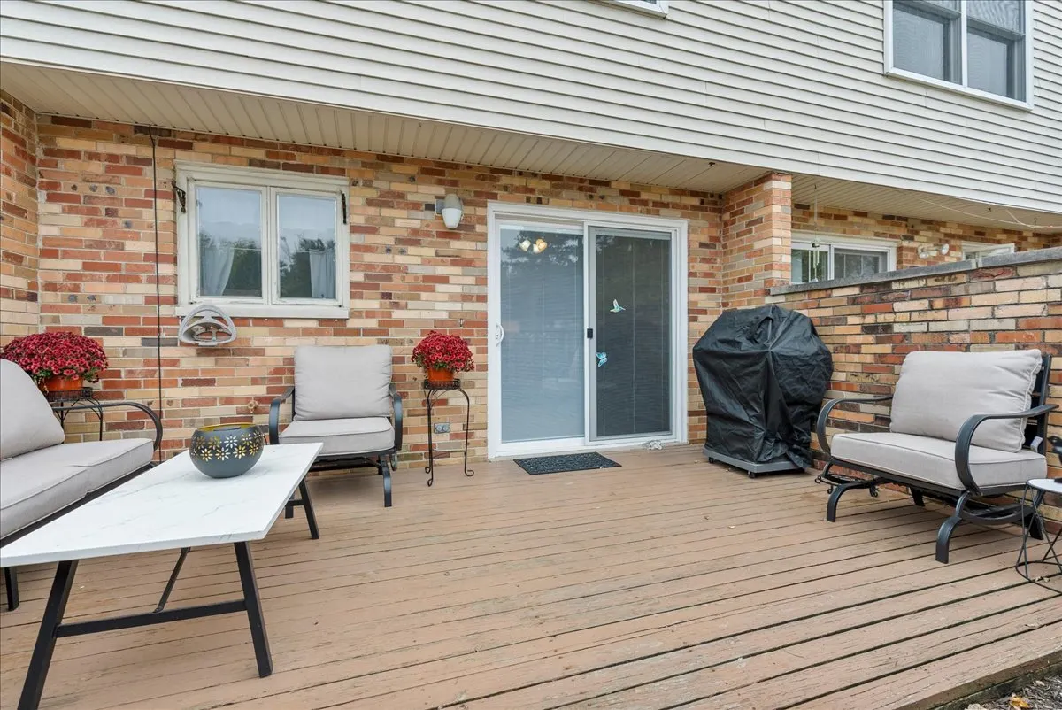 2210 E Lincoln Street IL