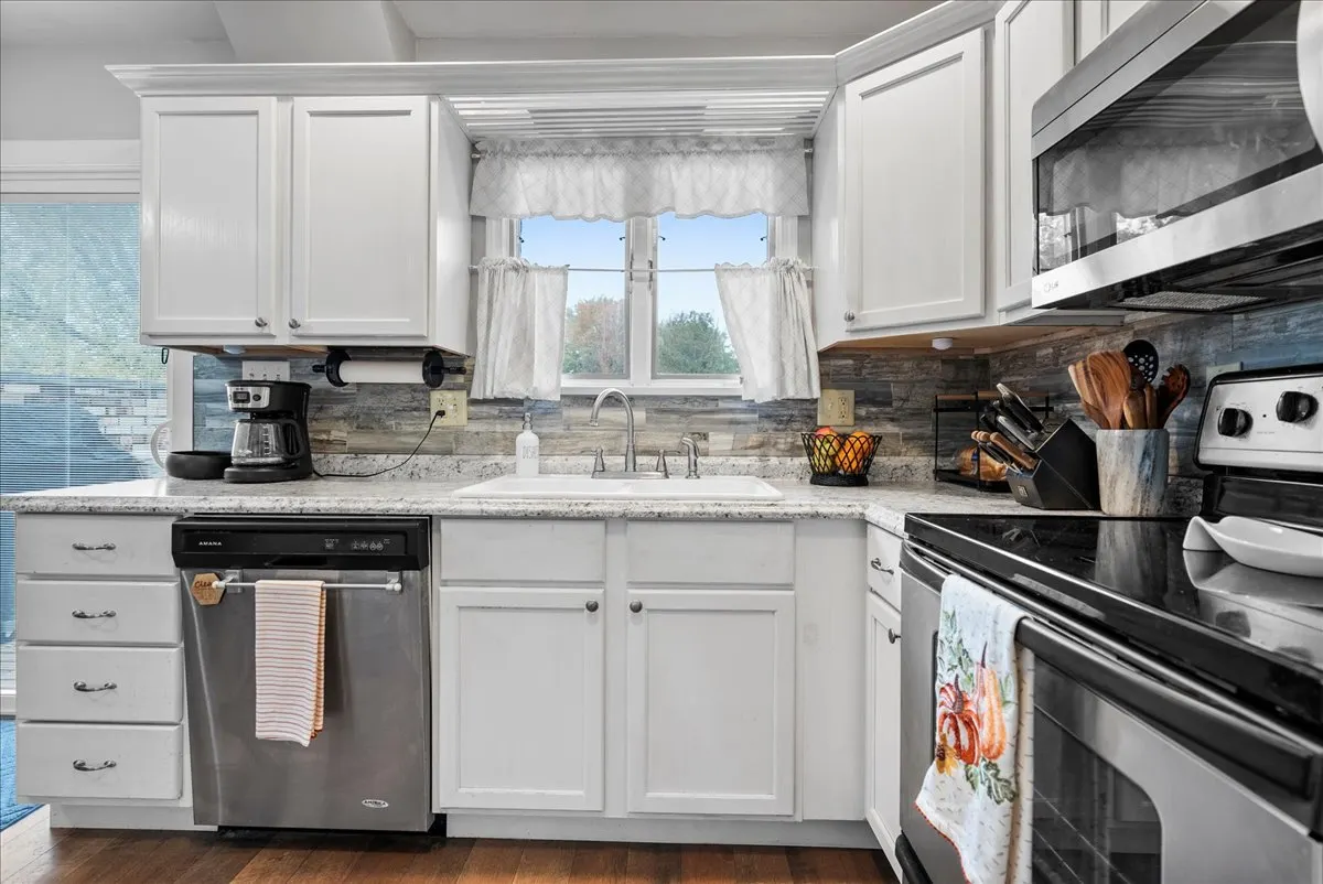 2210 E Lincoln Street IL