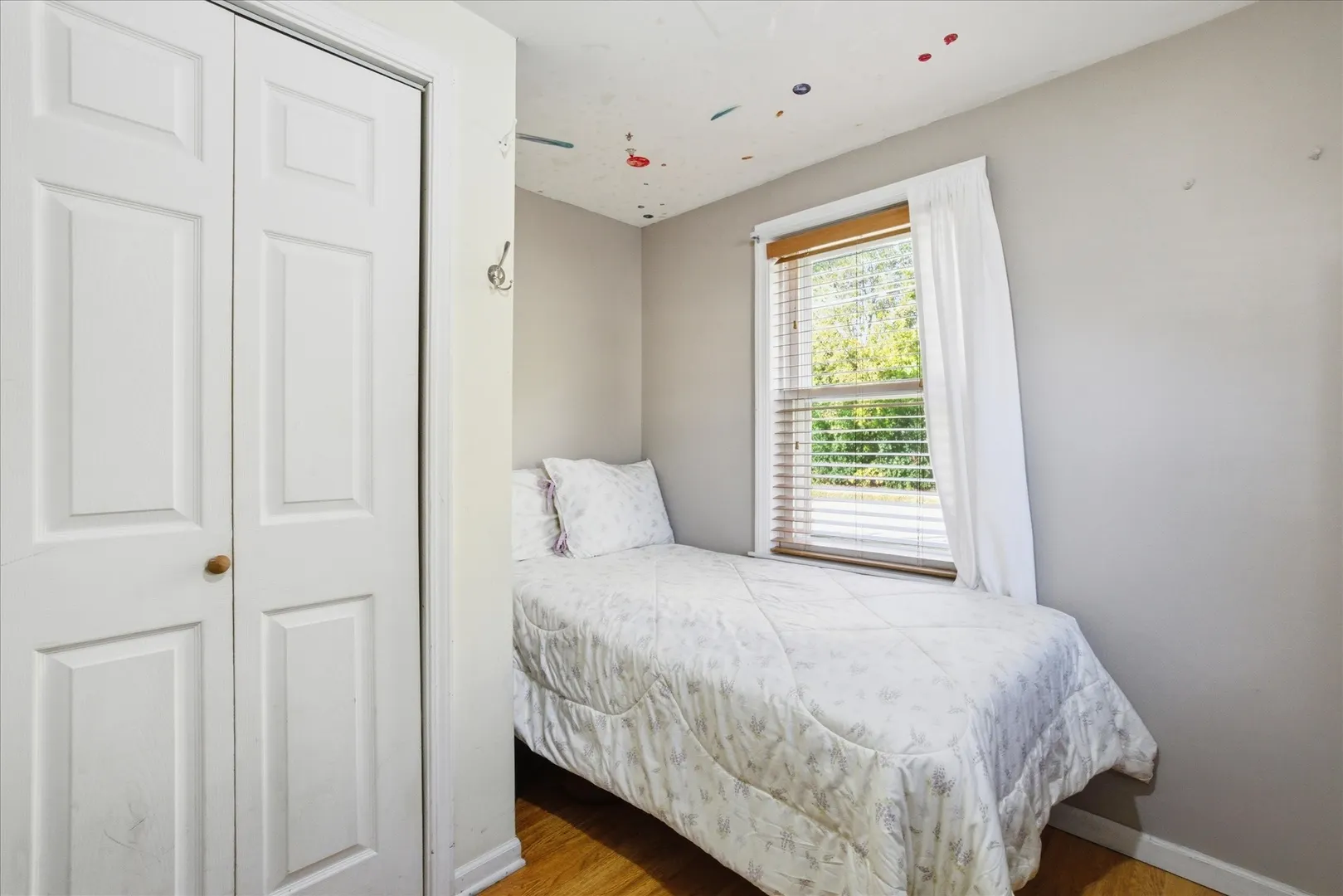 454 N Cedar Avenue IL