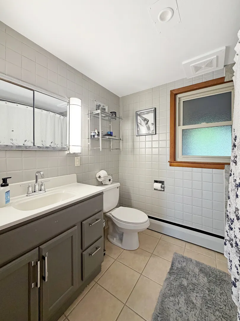 1224 W Violet Street IL