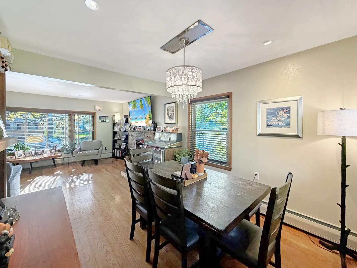 1224 W Violet Street IL