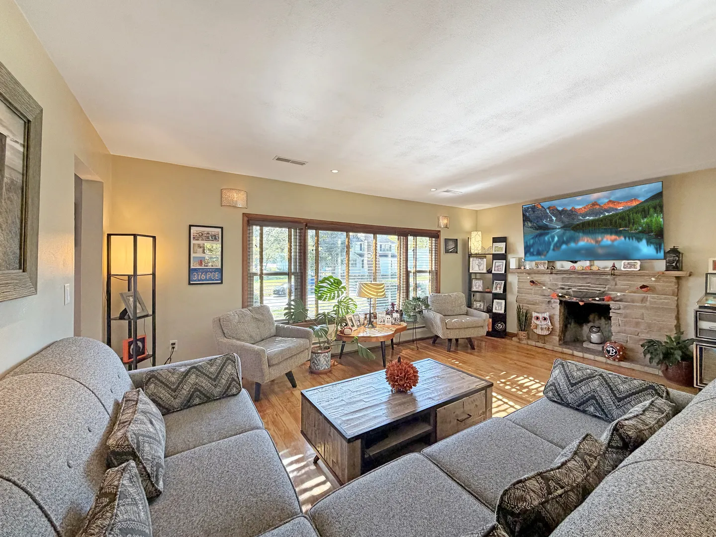 1224 W Violet Street IL