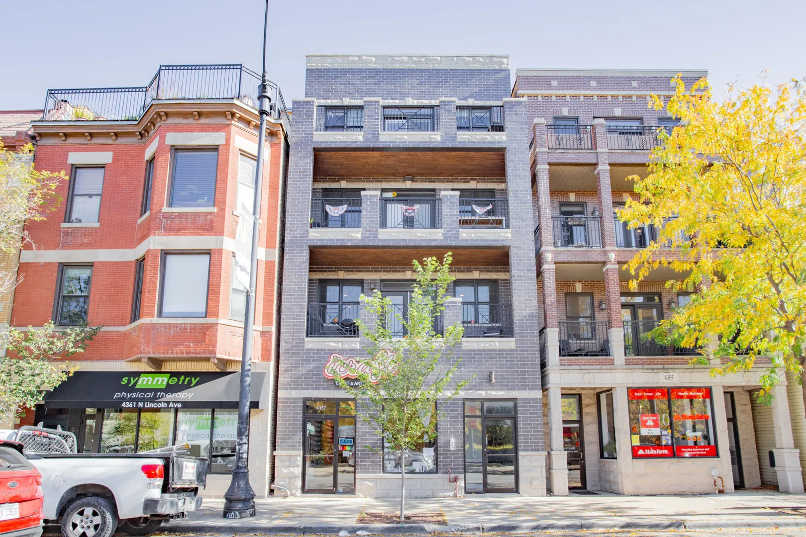 4357 N Lincoln Avenue C IL