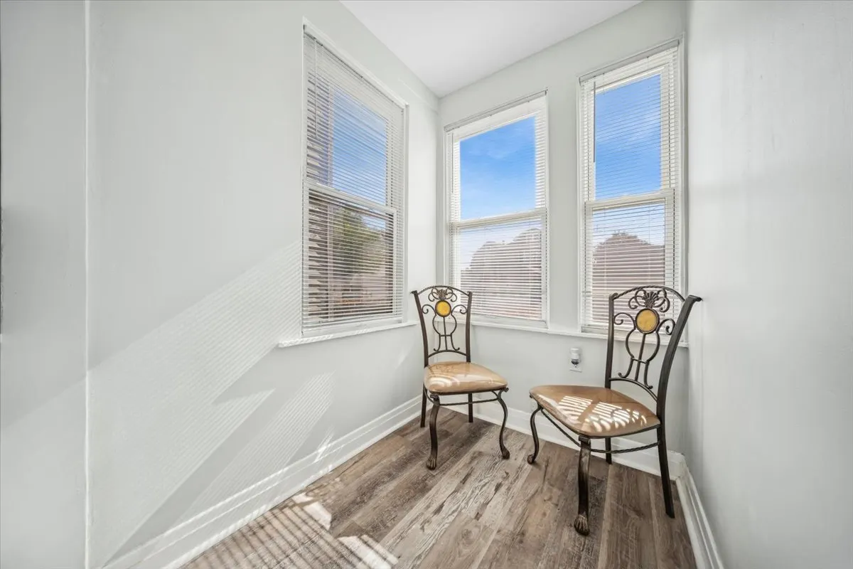 5049 W 29th Place 1st IL