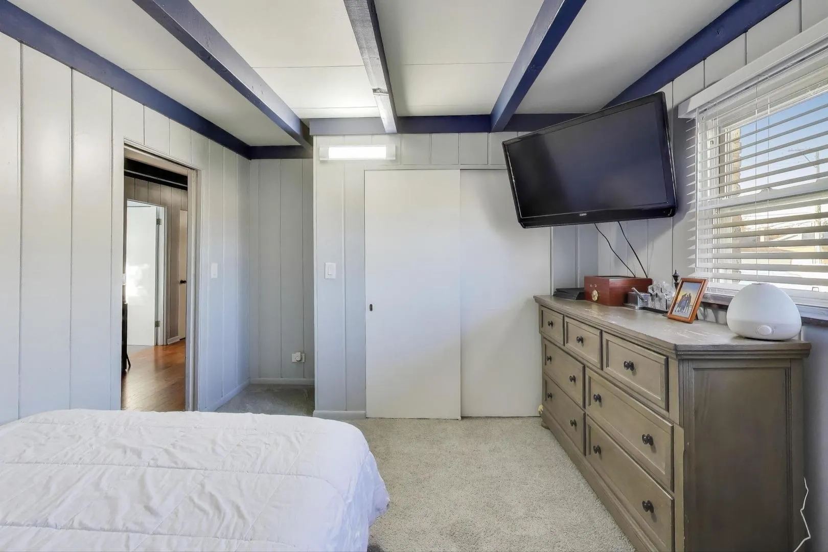 5935 W Henderson Street IL