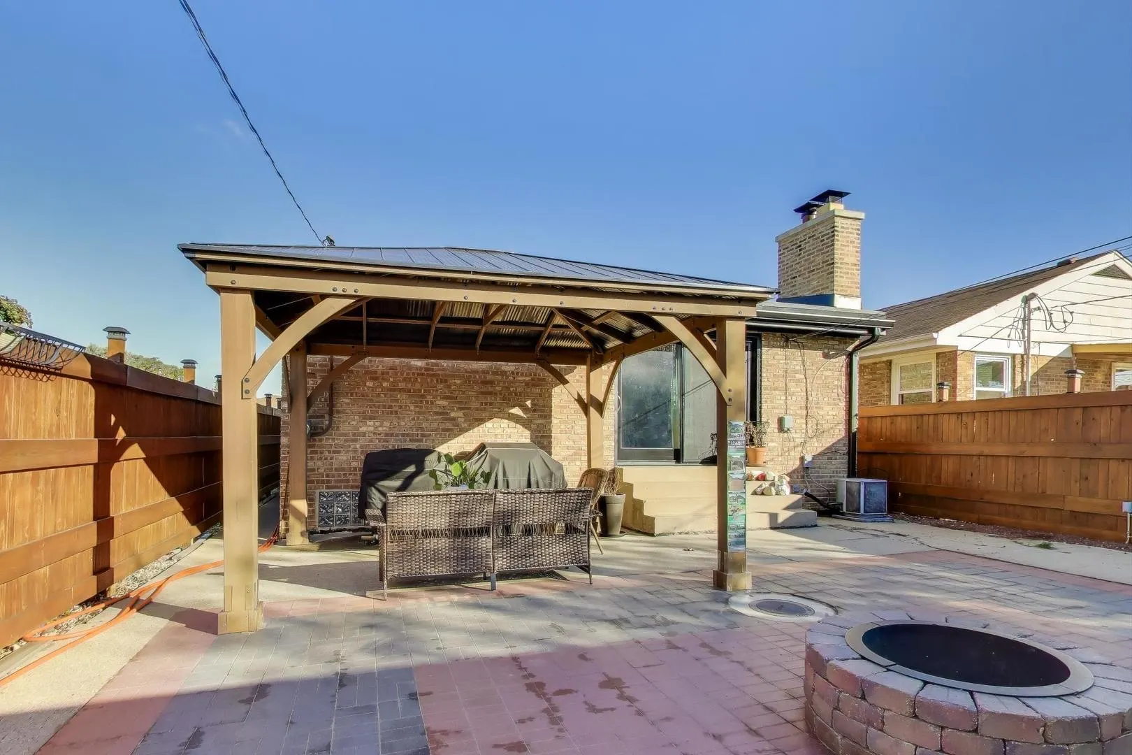 5935 W Henderson Street IL