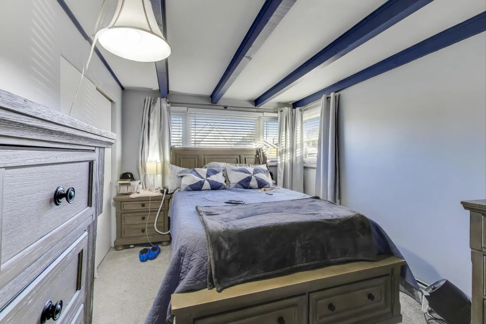 5935 W Henderson Street IL