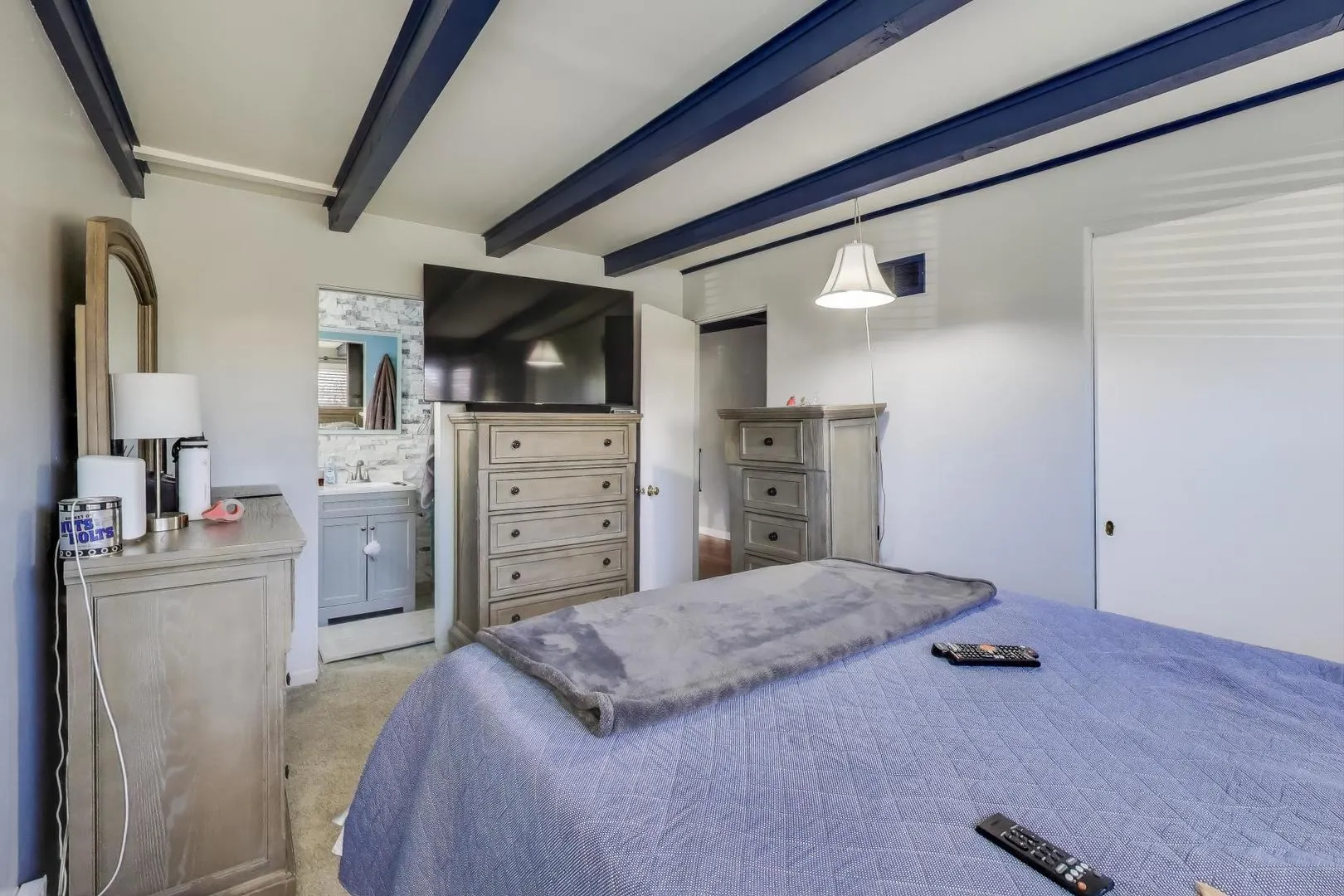 5935 W Henderson Street IL