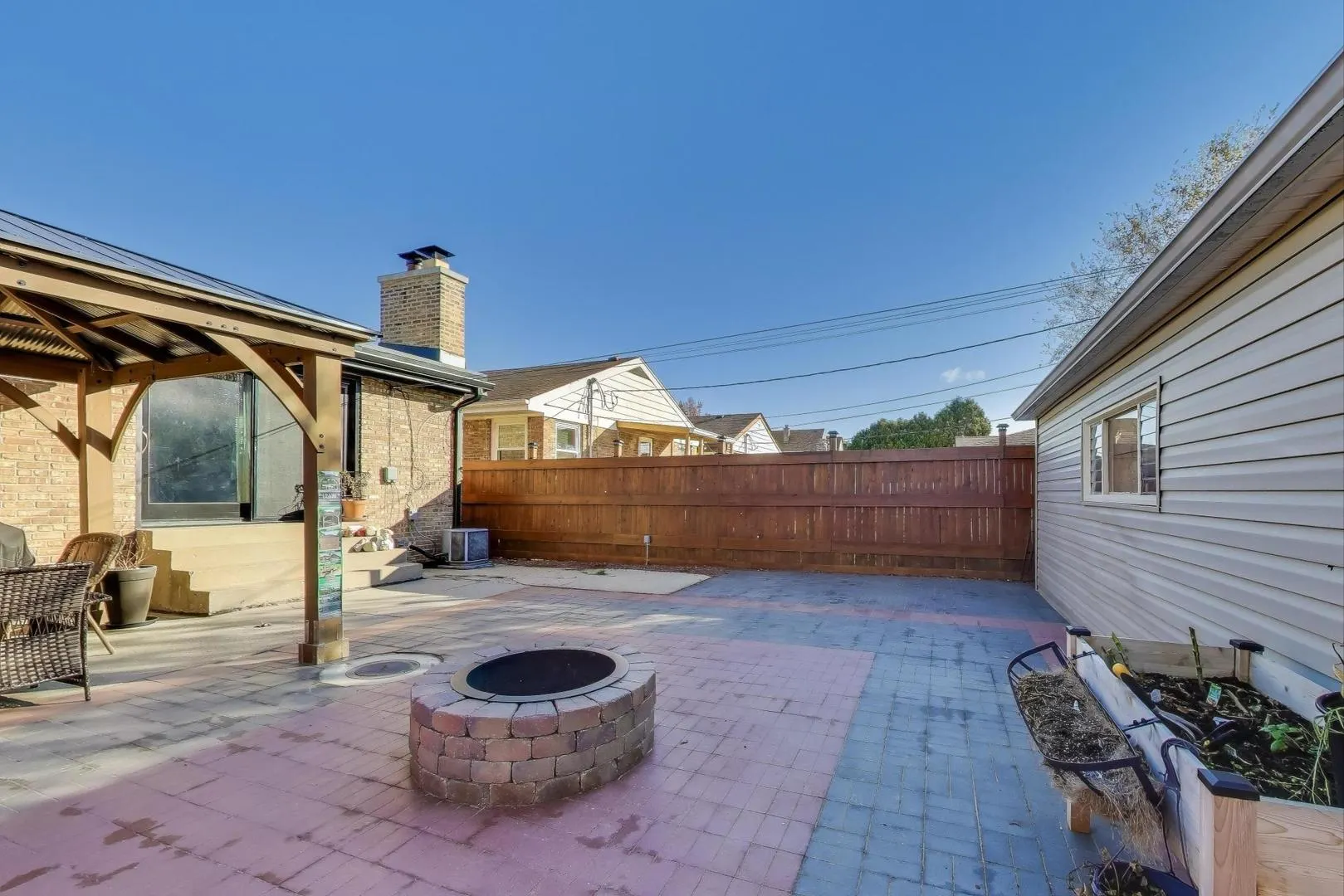 5935 W Henderson Street IL