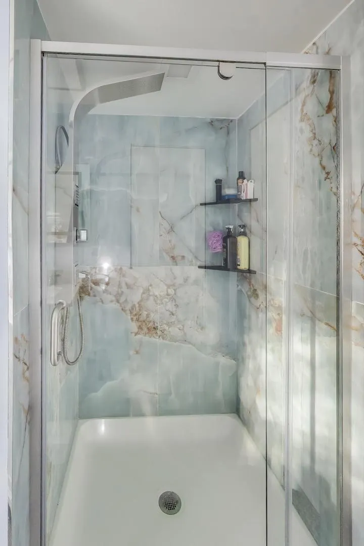 5935 W Henderson Street IL