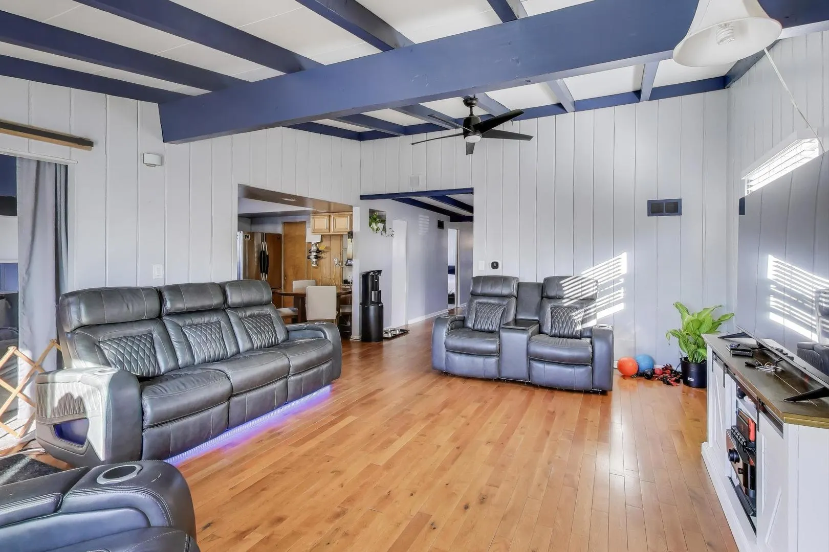 5935 W Henderson Street IL