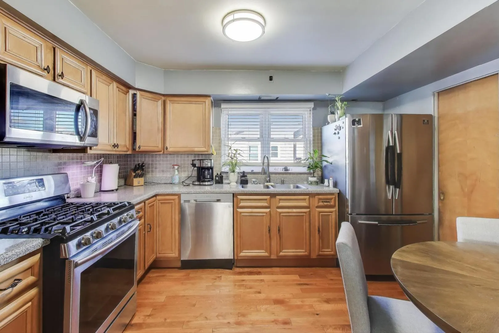 5935 W Henderson Street IL