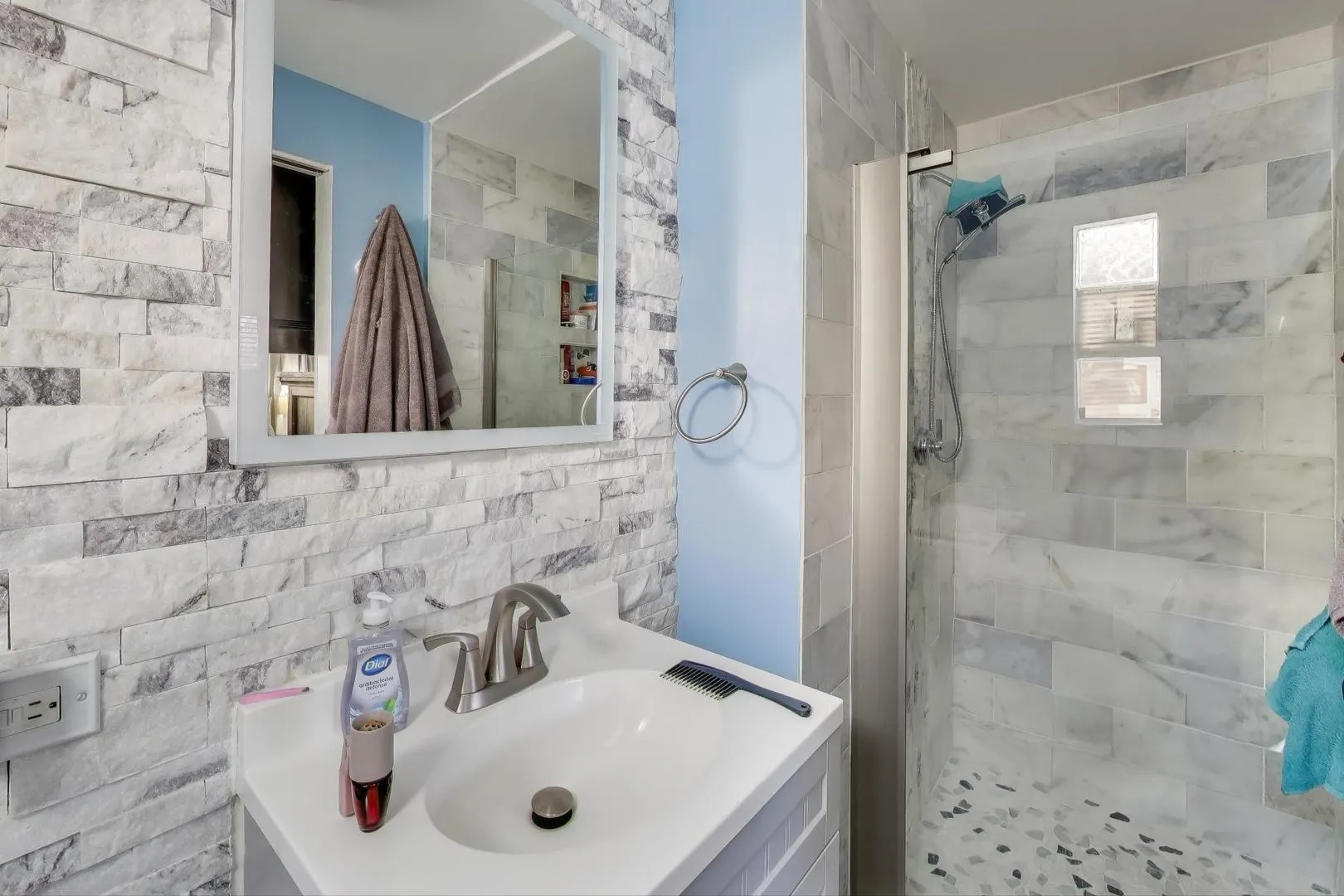 5935 W Henderson Street IL