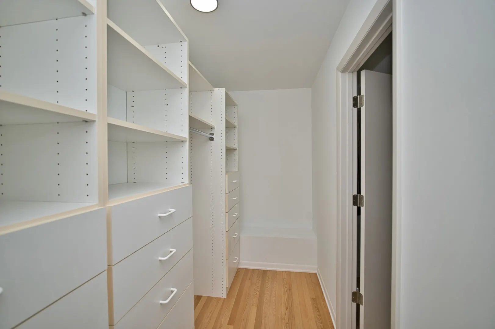 186 W Scranton Avenue IL