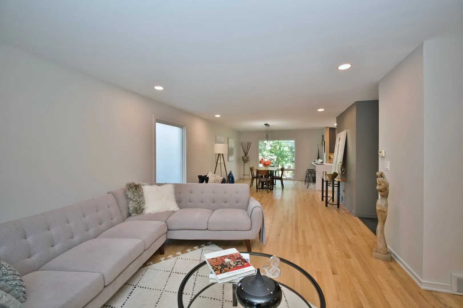 186 W Scranton Avenue IL