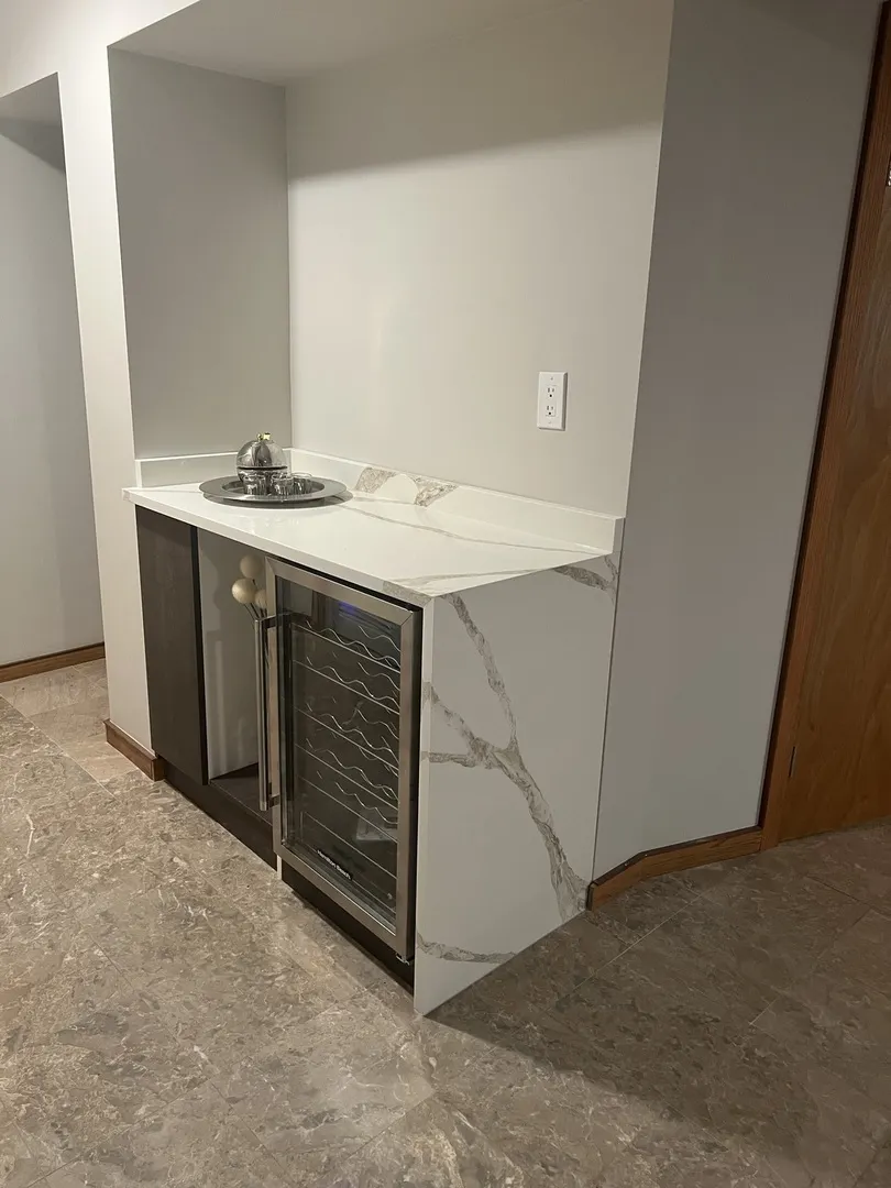 186 W Scranton Avenue IL