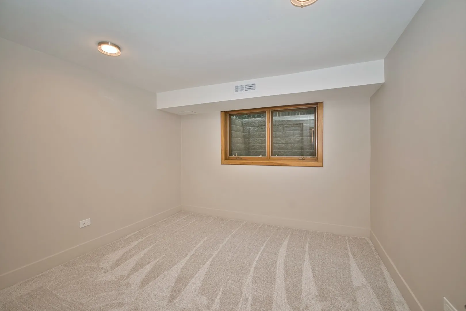 186 W Scranton Avenue IL