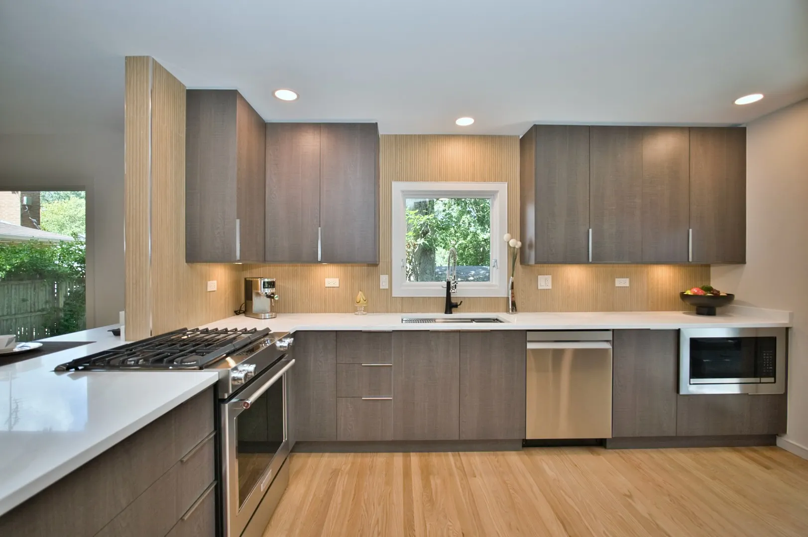 186 W Scranton Avenue IL