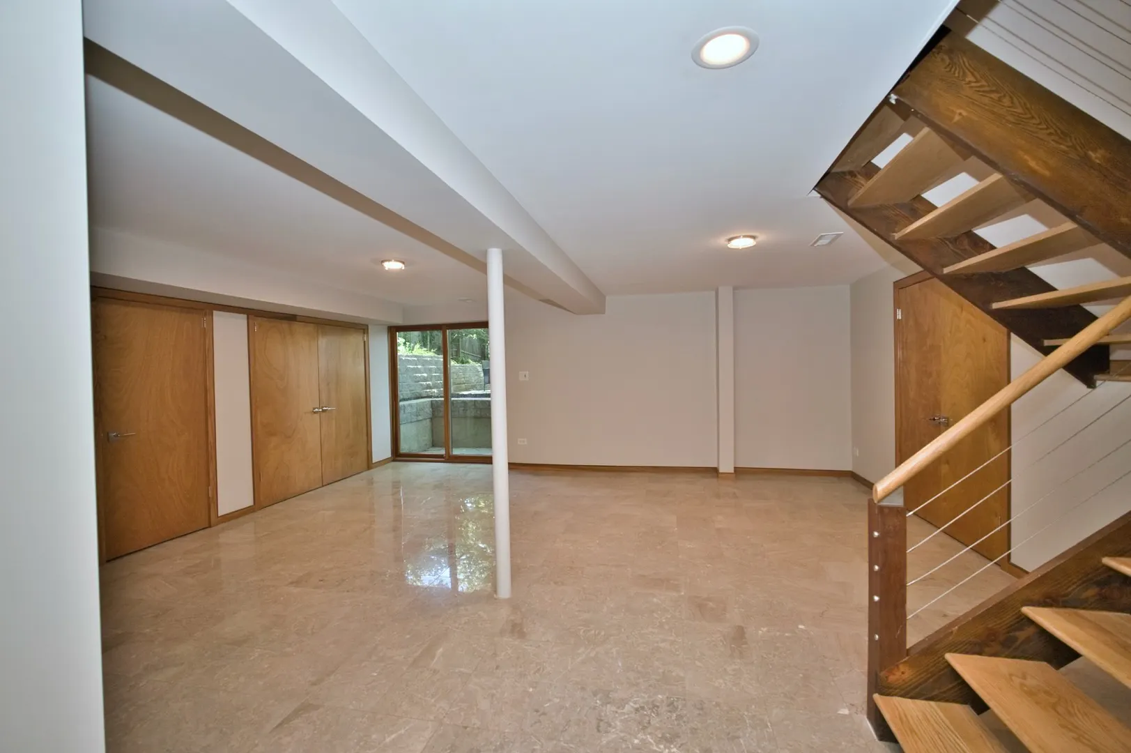 186 W Scranton Avenue IL