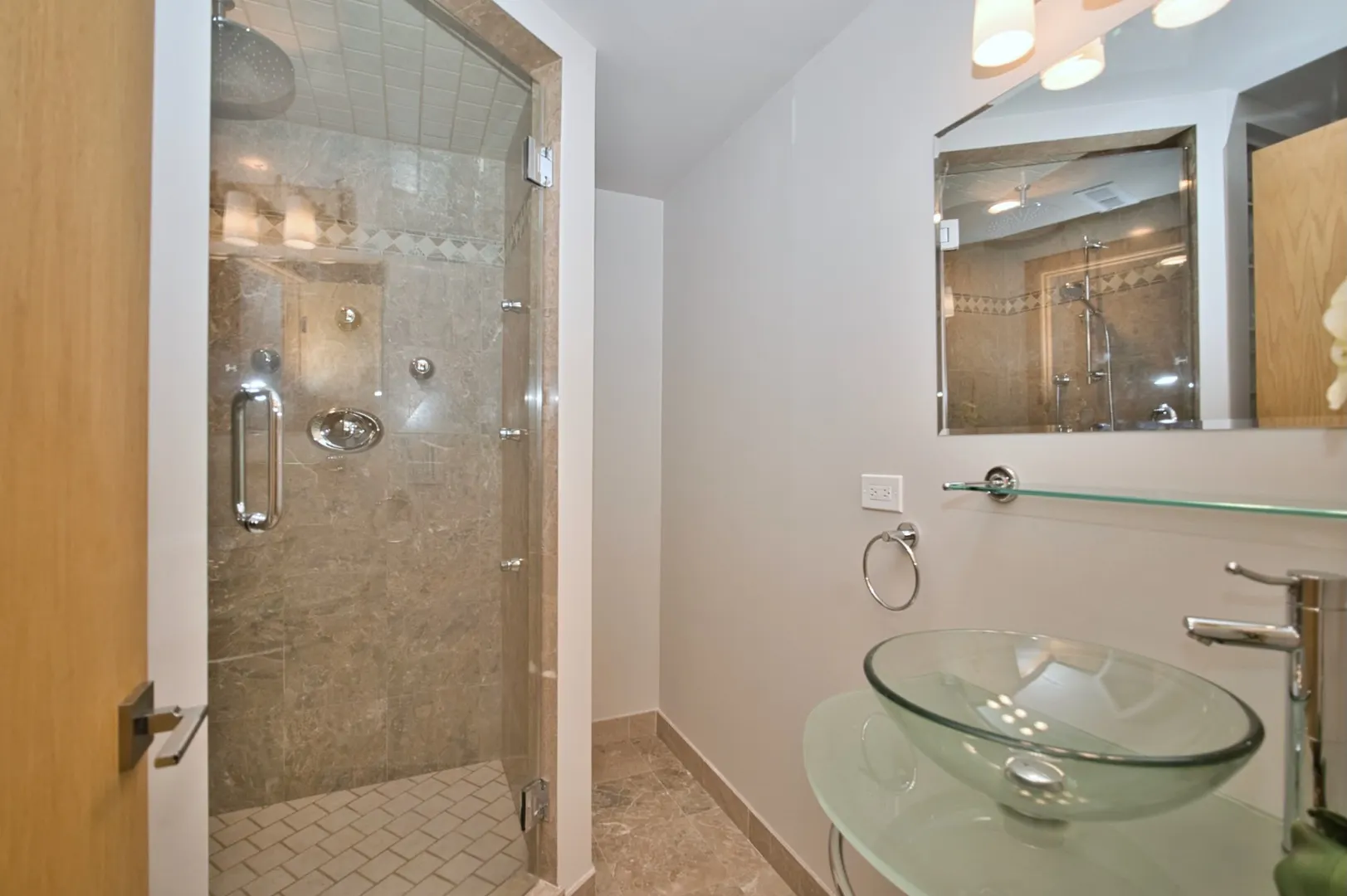 186 W Scranton Avenue IL