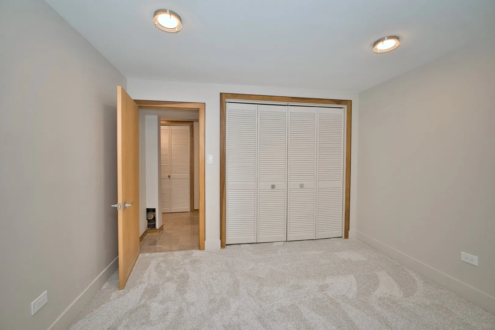 186 W Scranton Avenue IL