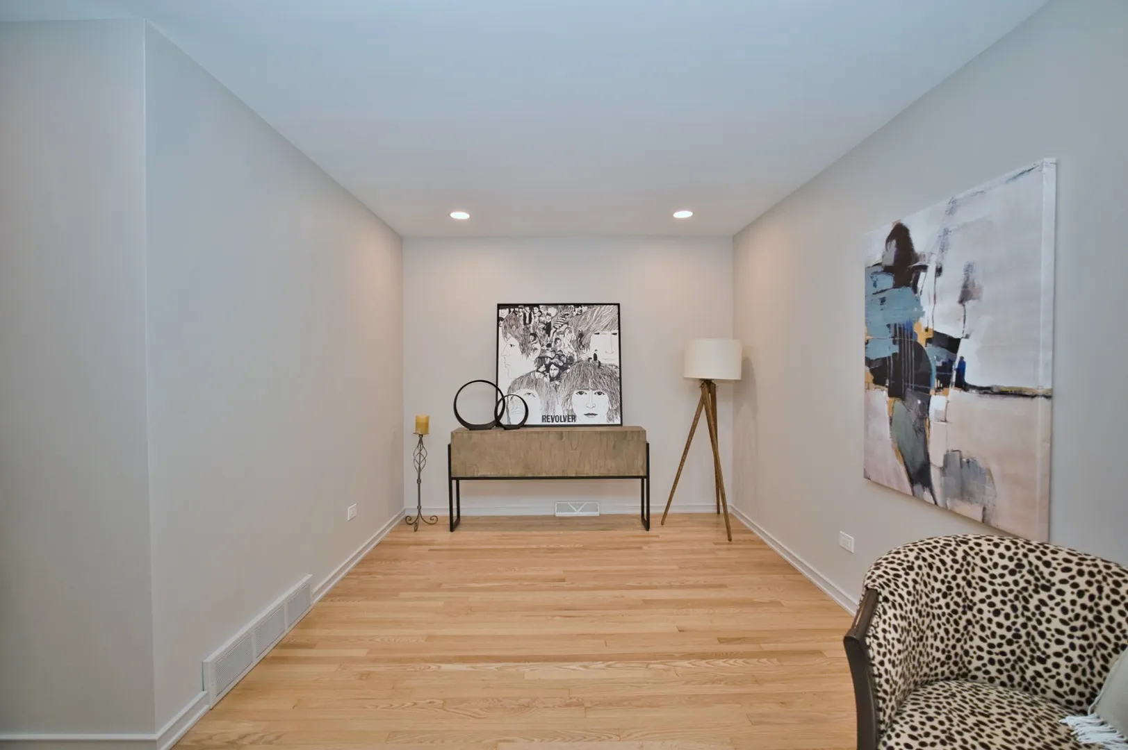 186 W Scranton Avenue IL