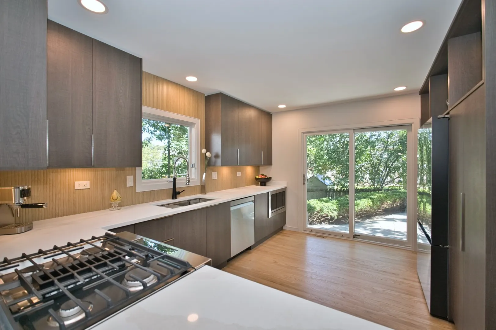 186 W Scranton Avenue IL