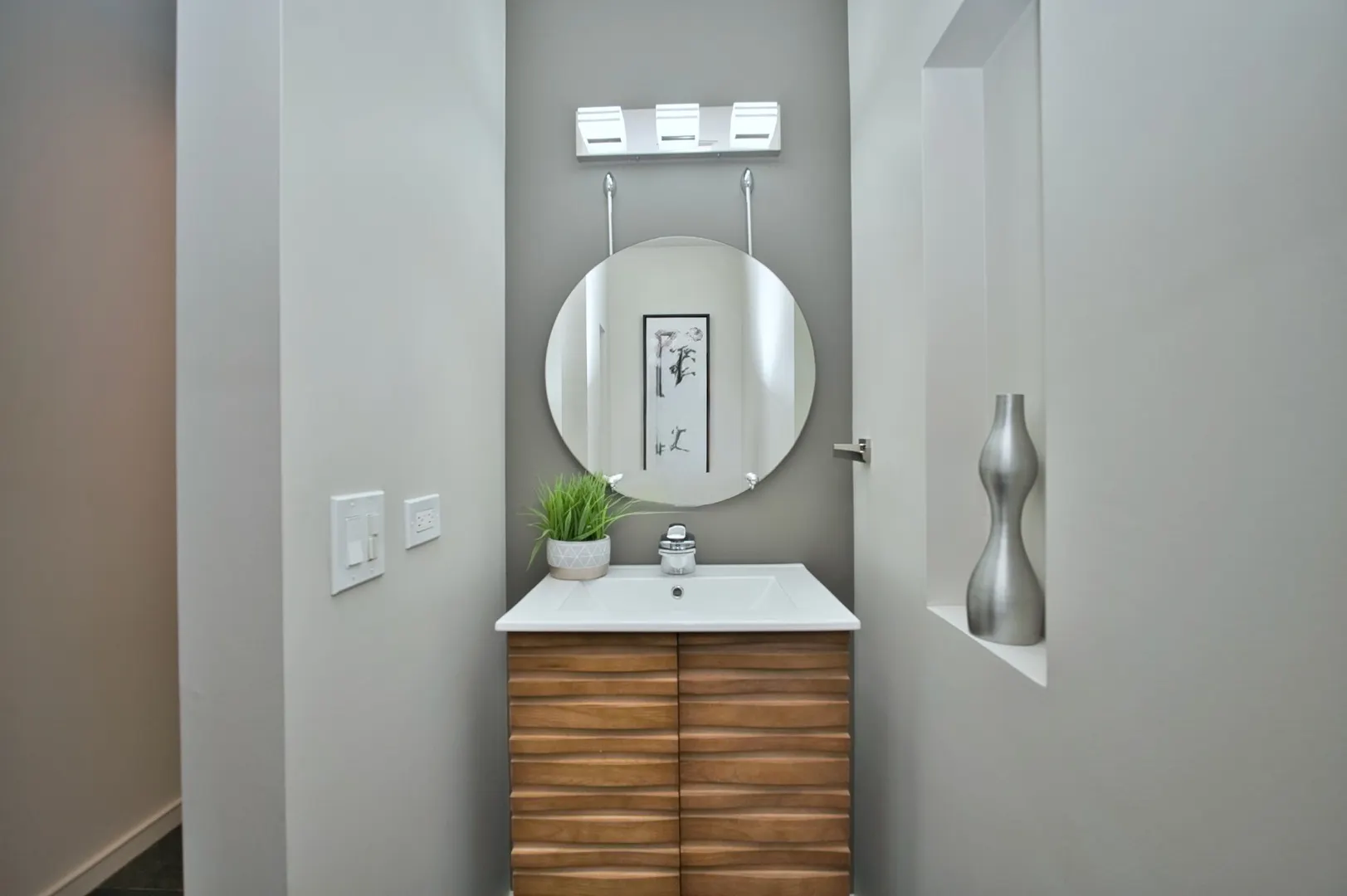 186 W Scranton Avenue IL