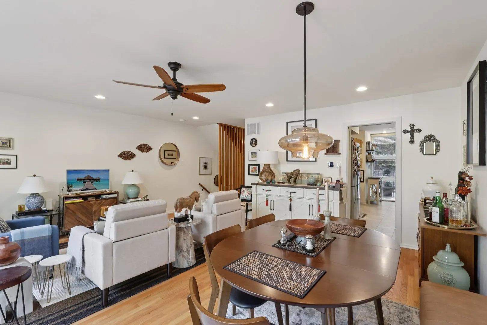 1438 E 55th Street IL