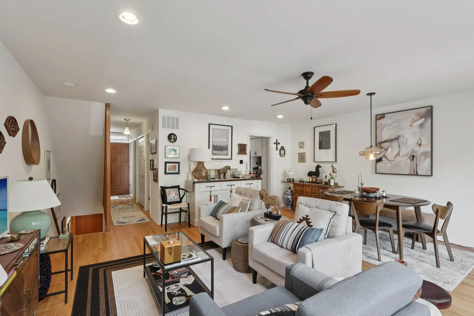 1438 E 55th Street IL